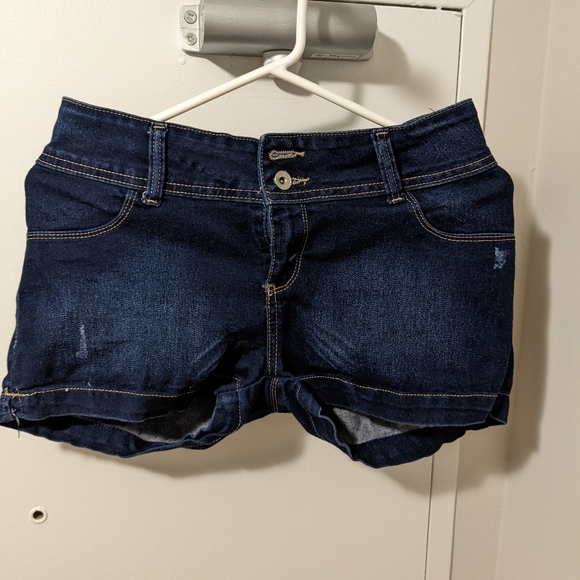 Denim shorts - Picture 3 of 4
